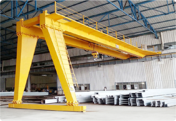 Grúa semipórtico EDRA con riel superior y apoyo de piso